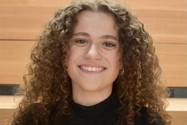 Headshot of Olivia DiPrinzi